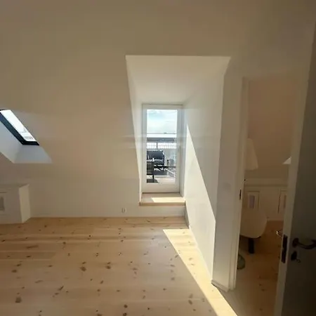 Kings Apt, Doublex W Water View & Private Terrasse 아파트
